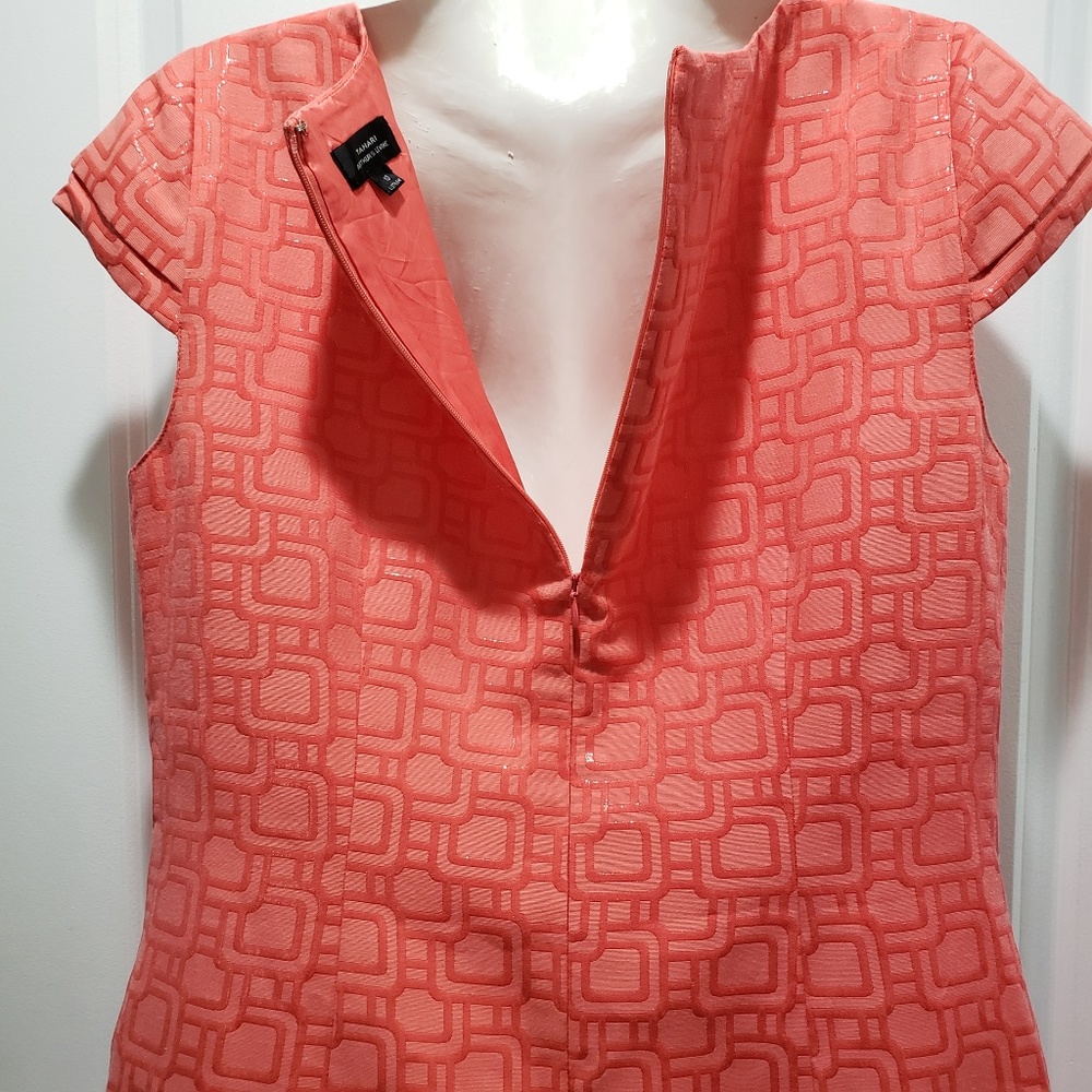 *SOLD* Tahari Arthur Levine Embossed Dress 10 - Picture 4 of 8